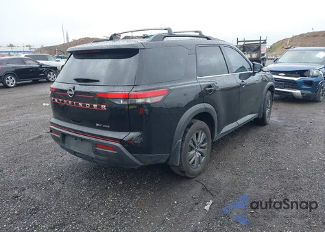 2024 Nissan Pathfinder Sv 4Wd z USA, uszkodzony, nr VIN 5N1DR3BC6RC204986